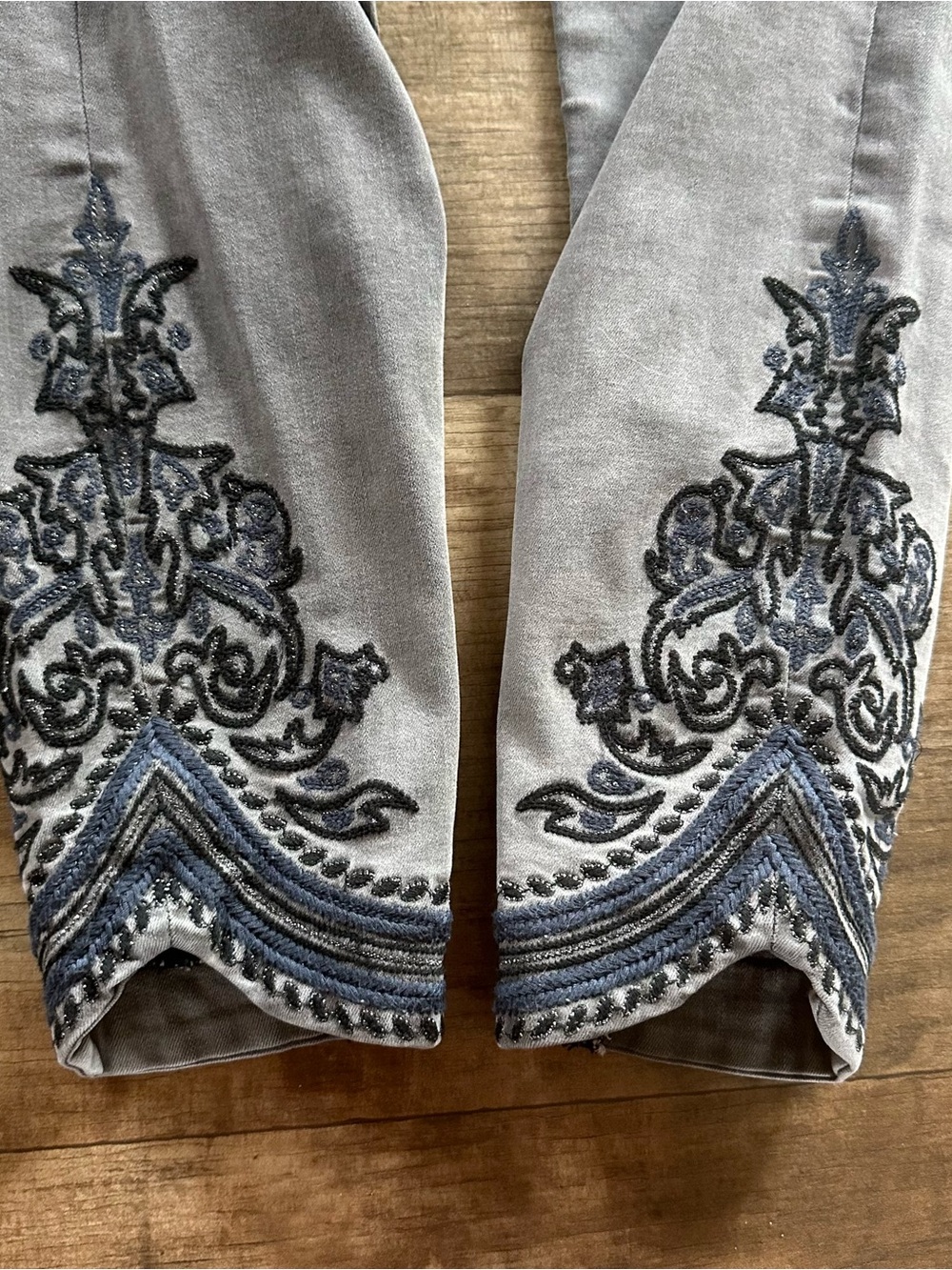 Liverpool LVPL embroidered ankle skinny jeans gray snd blue - Picture 6 of 14